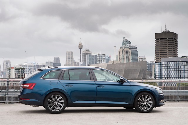 Skoda Superb Combi / Scout photo 19