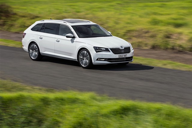 Skoda Superb Combi / Scout photo 20