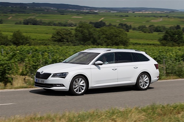 Skoda Superb Combi / Scout photo 24