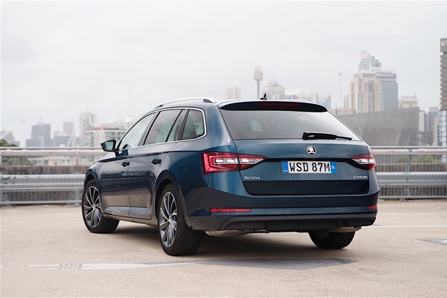 Skoda Superb Combi / Scout photo 38
