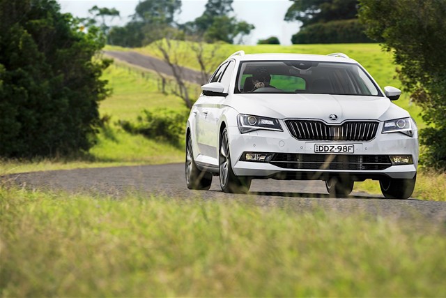 Skoda Superb Combi / Scout photo 39