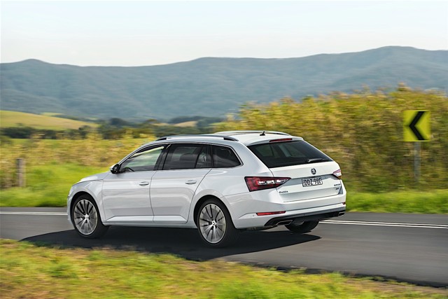 Skoda Superb Combi / Scout photo 40