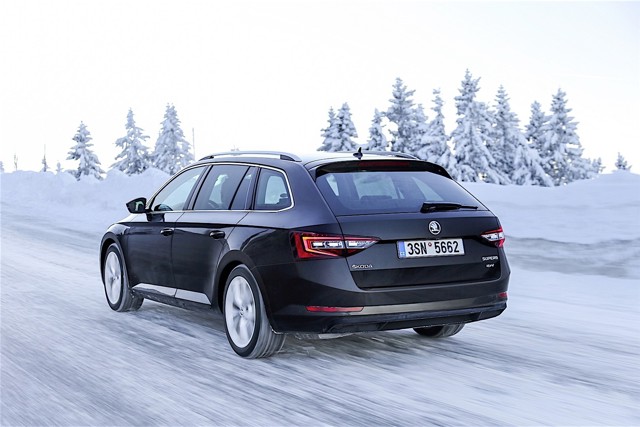 Skoda Superb Combi / Scout photo 45