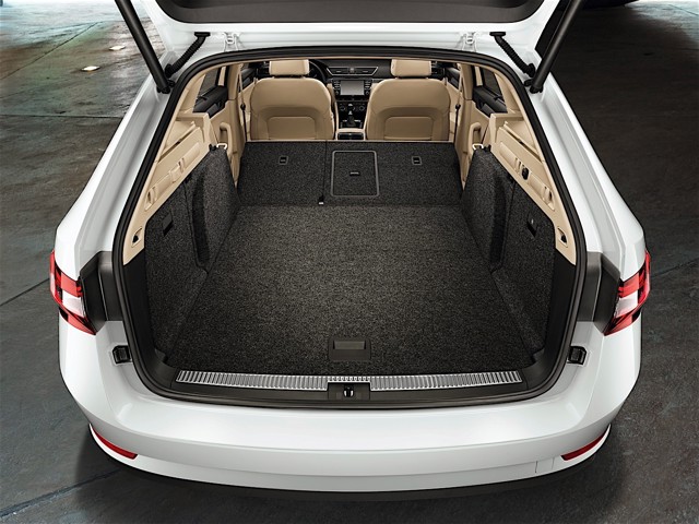 Skoda Superb Combi / Scout photo 58