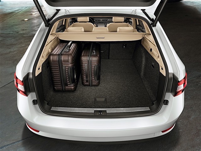 Skoda Superb Combi / Scout photo 59