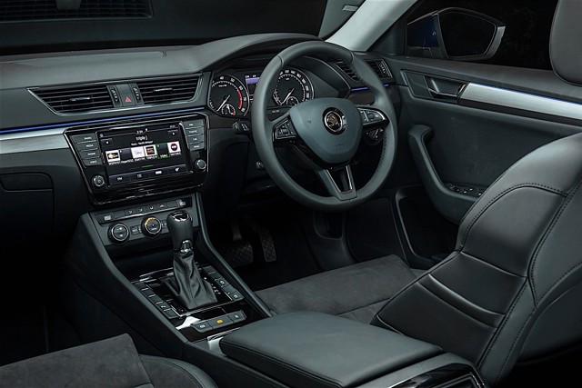 Skoda Superb Combi / Scout photo 60