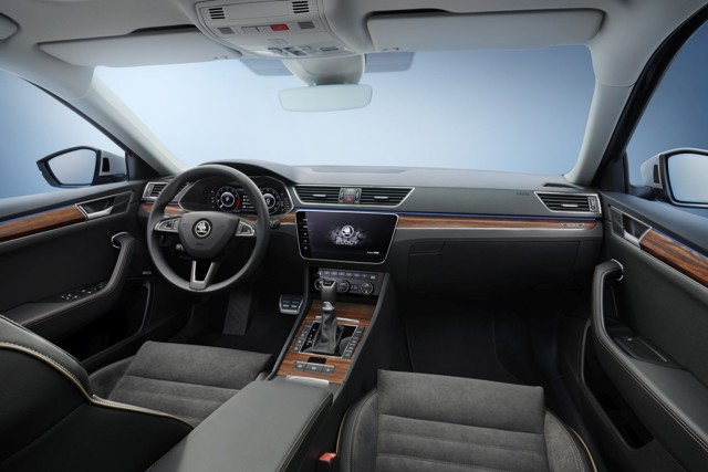Skoda Superb Combi / Scout photo 42