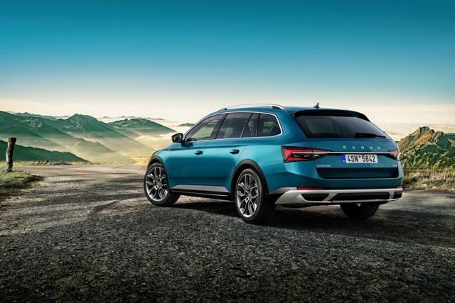 Skoda Superb Combi / Scout photo 9