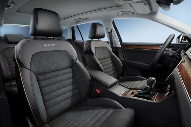 Skoda Superb Combi / Scout photo 43