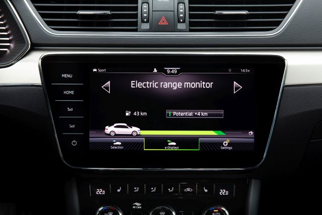 Skoda Superb Combi / Scout photo 56
