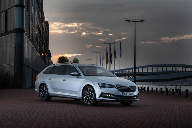 Skoda Superb Combi / Scout photo 10