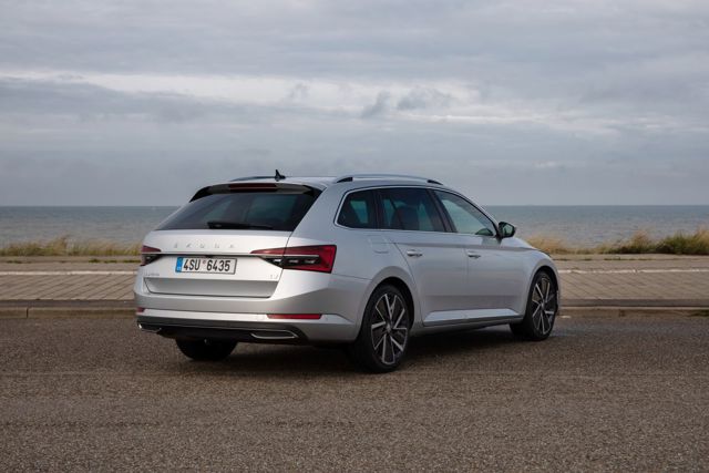 Skoda Superb Combi / Scout photo 11
