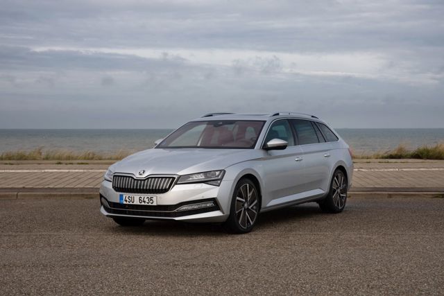 Skoda Superb Combi / Scout photo 12