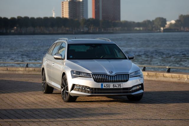 Skoda Superb Combi / Scout photo 14