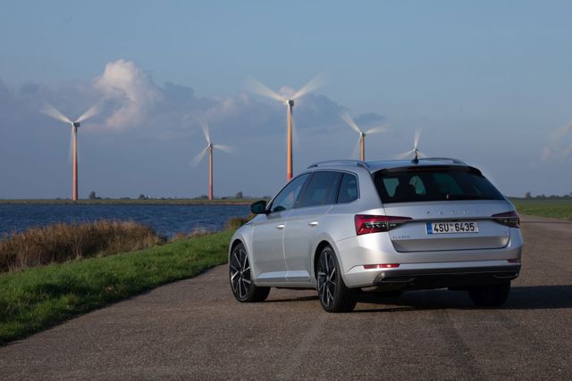 Skoda Superb Combi / Scout photo 15