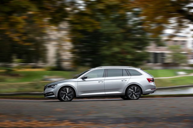 Skoda Superb Combi / Scout photo 16