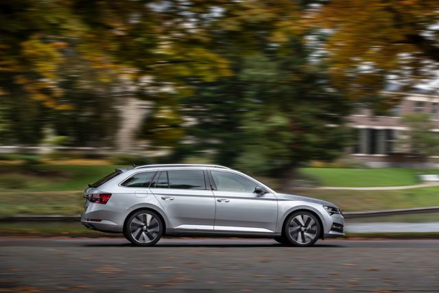 Skoda Superb Combi / Scout photo 17