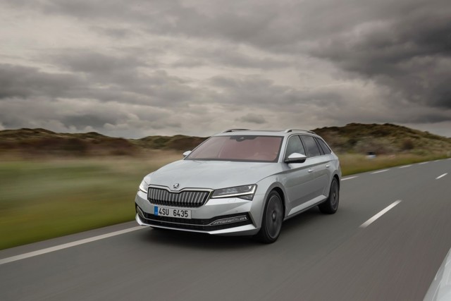 Skoda Superb Combi / Scout photo 20