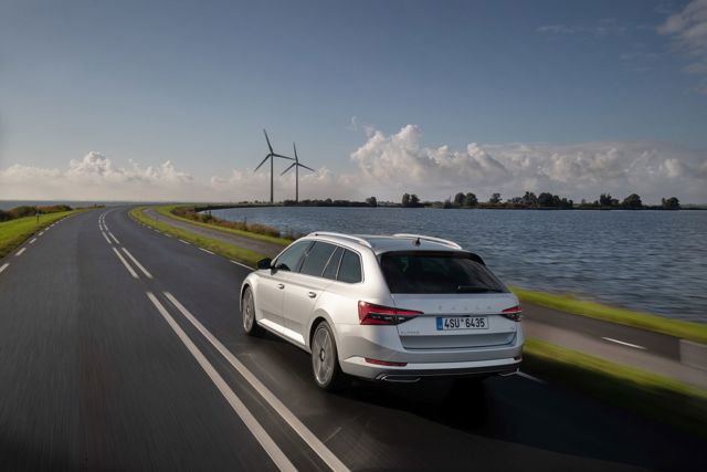 Skoda Superb Combi / Scout photo 23
