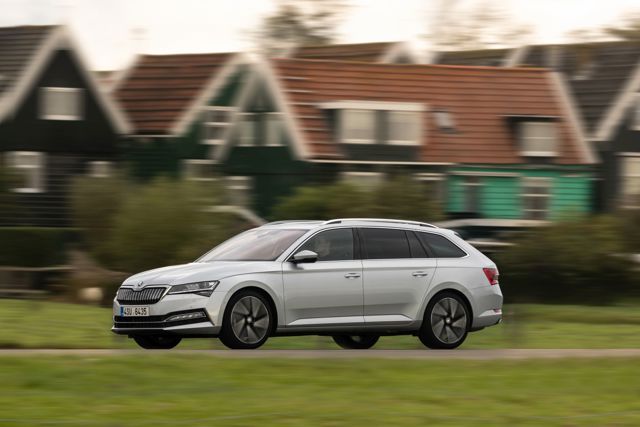 Skoda Superb Combi / Scout photo 24