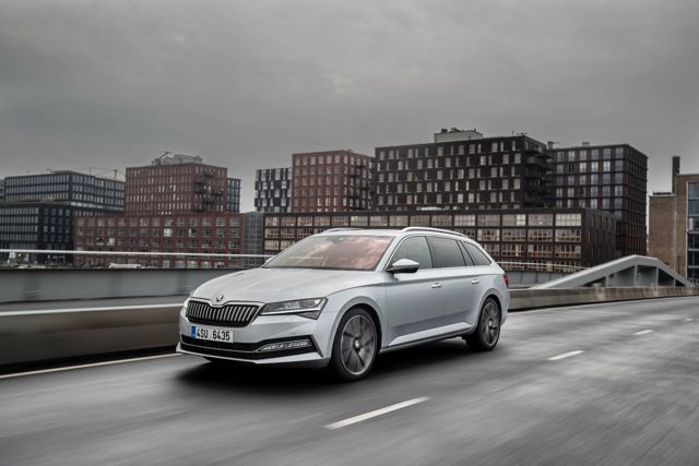 Skoda Superb Combi / Scout photo 25