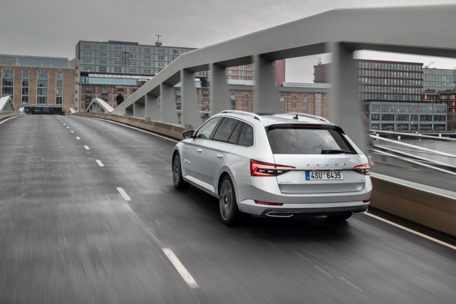 Skoda Superb Combi / Scout photo 26