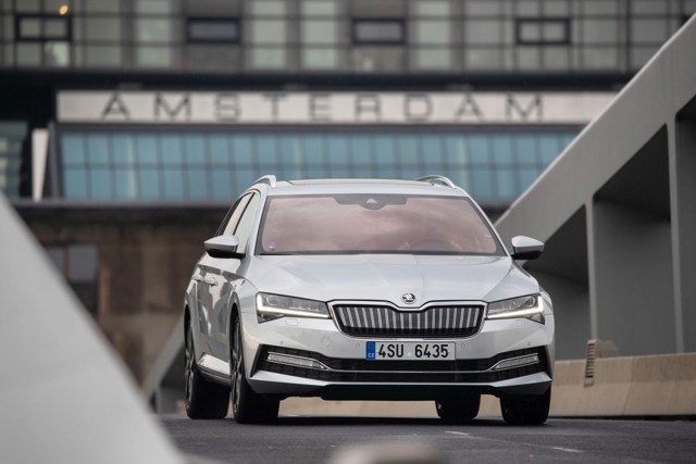 Skoda Superb Combi / Scout photo 28