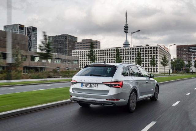 Skoda Superb Combi / Scout photo 29
