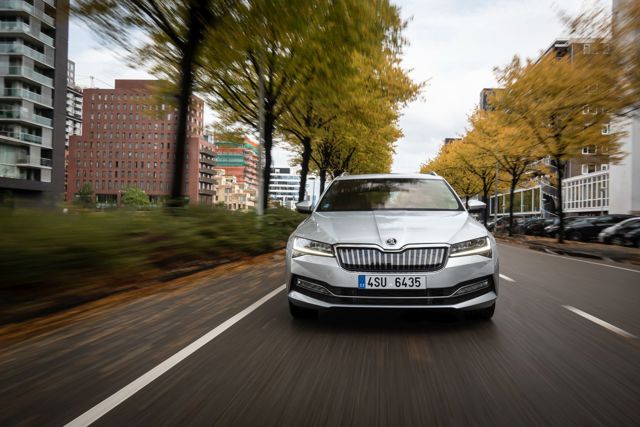 Skoda Superb Combi / Scout photo 32
