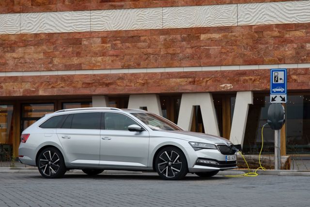 Skoda Superb Combi / Scout photo 33