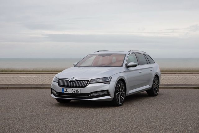 Skoda Superb Combi / Scout photo 35
