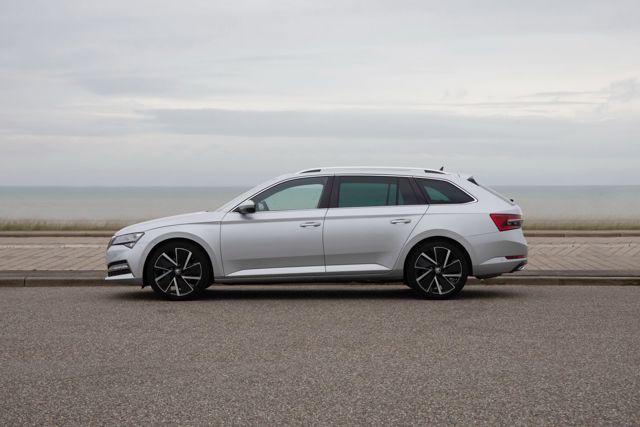 Skoda Superb Combi / Scout photo 36