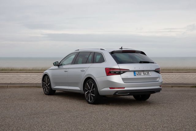 Skoda Superb Combi / Scout photo 37