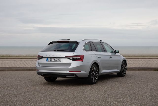 Skoda Superb Combi / Scout photo 39