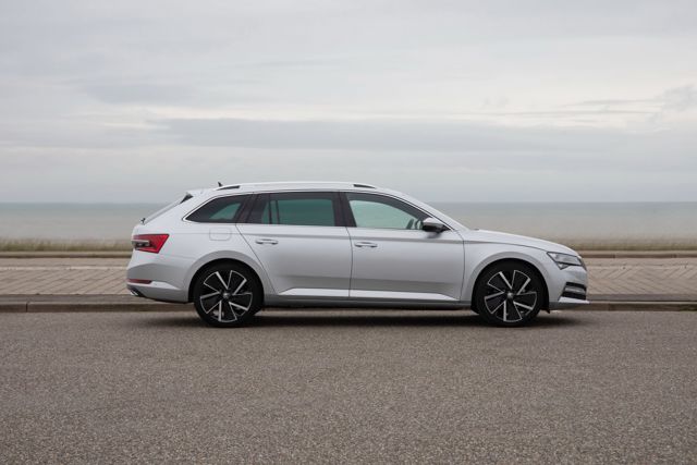Skoda Superb Combi / Scout photo 40