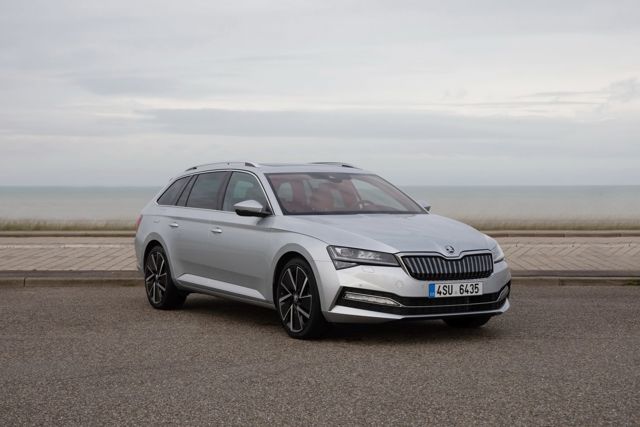 Skoda Superb Combi / Scout photo 41
