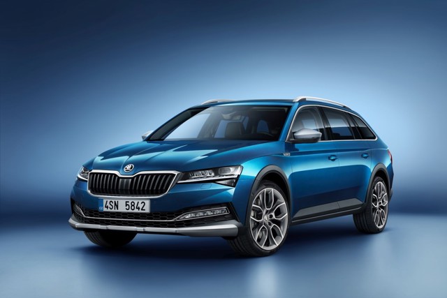 Skoda Superb Combi / Scout photo 2