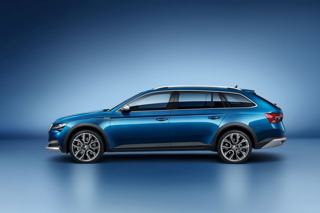 Skoda Superb Combi / Scout photo 3