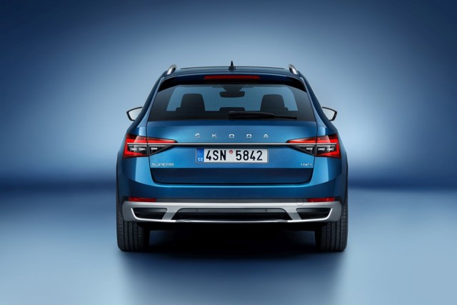 Skoda Superb Combi / Scout photo 4