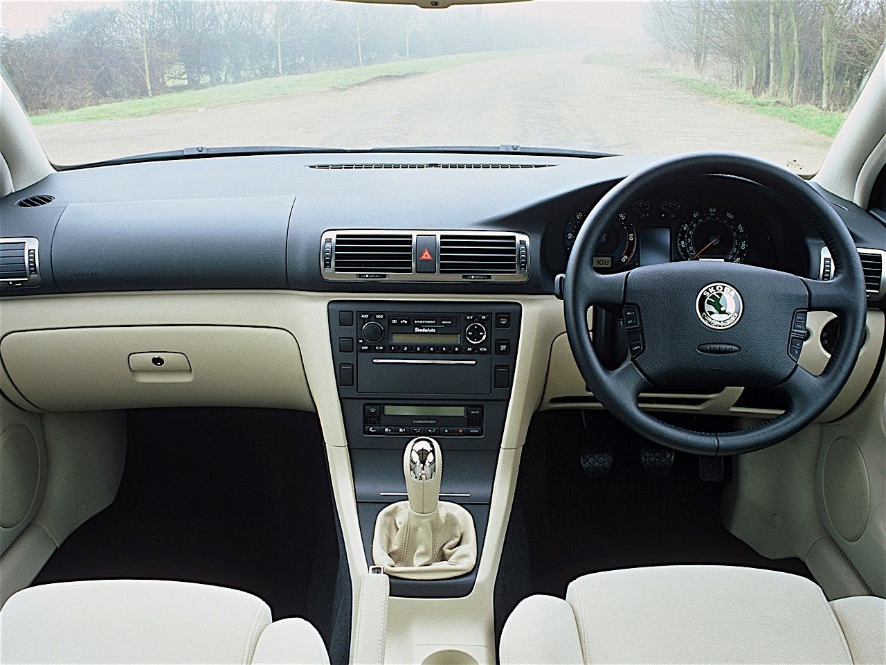 Skoda Superb photo 32