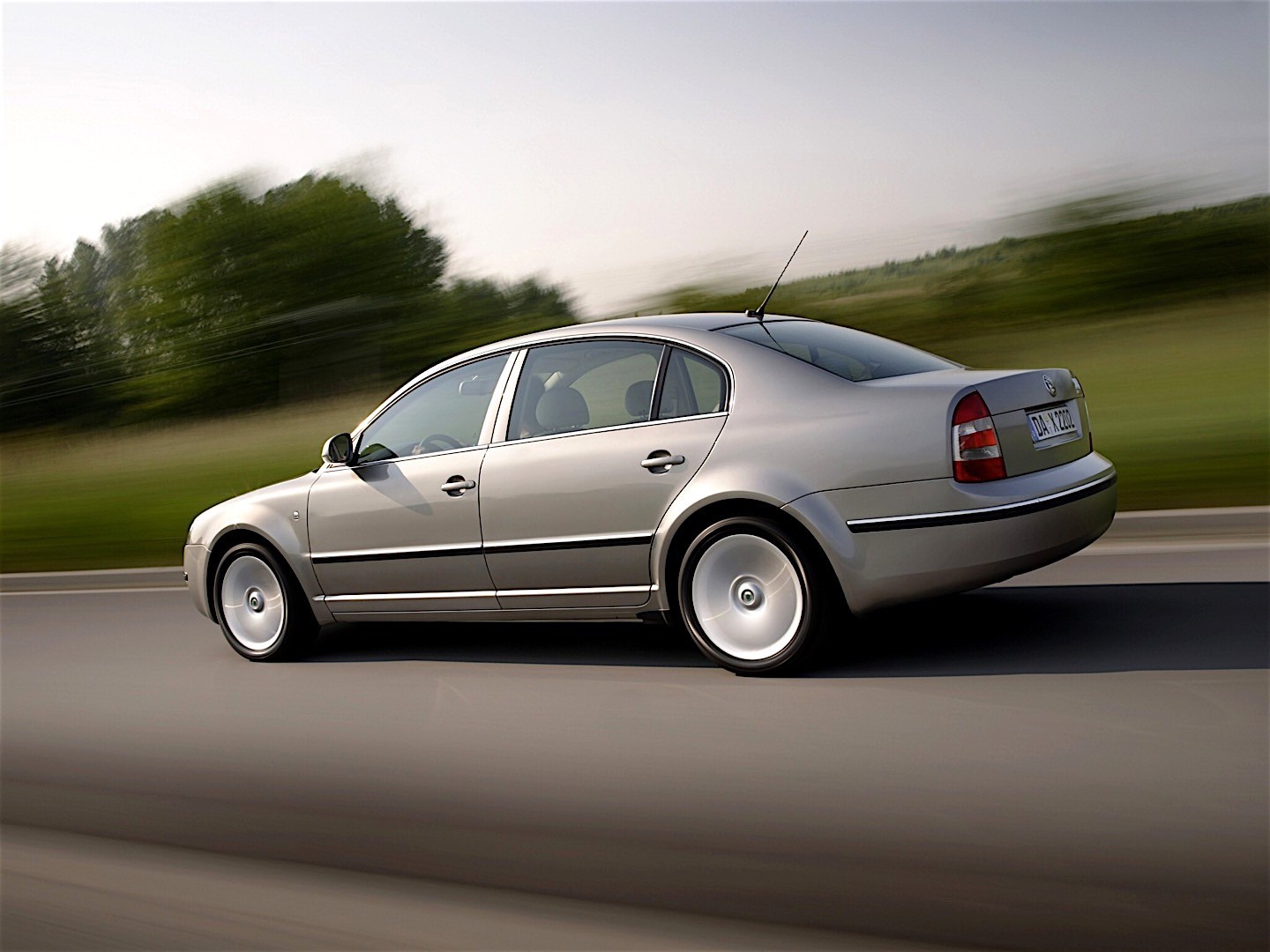 Skoda Superb photo 2