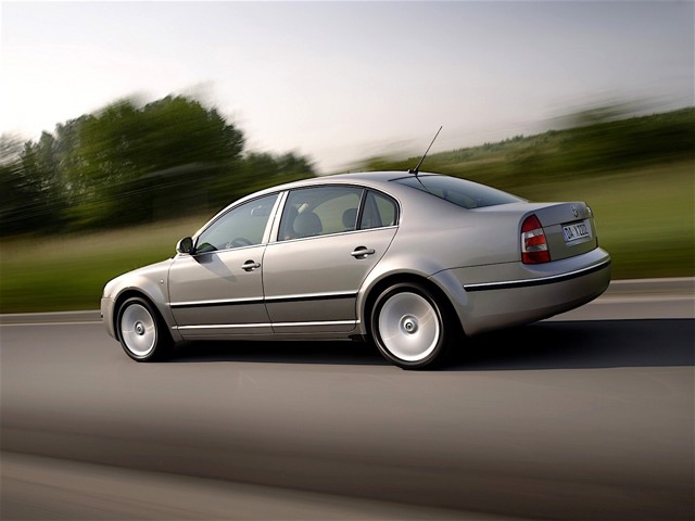 Skoda Superb photo 2