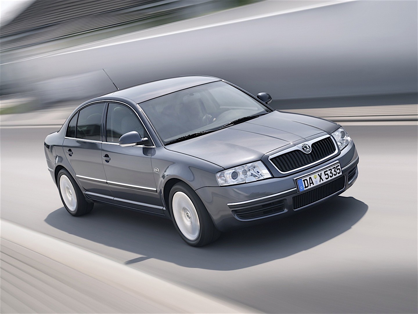 Skoda Superb photo 3