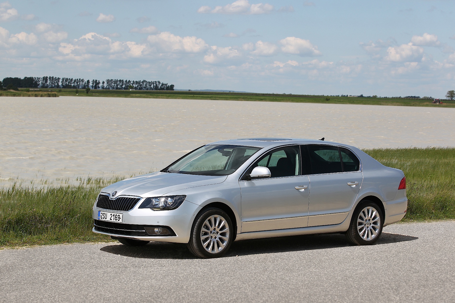 Skoda Superb photo 21
