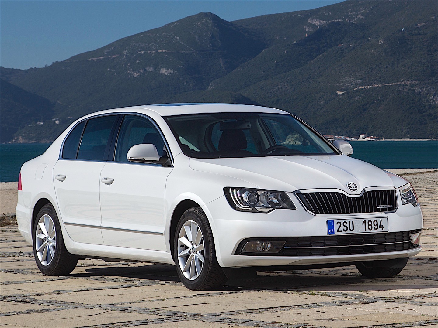 Skoda Superb photo 25