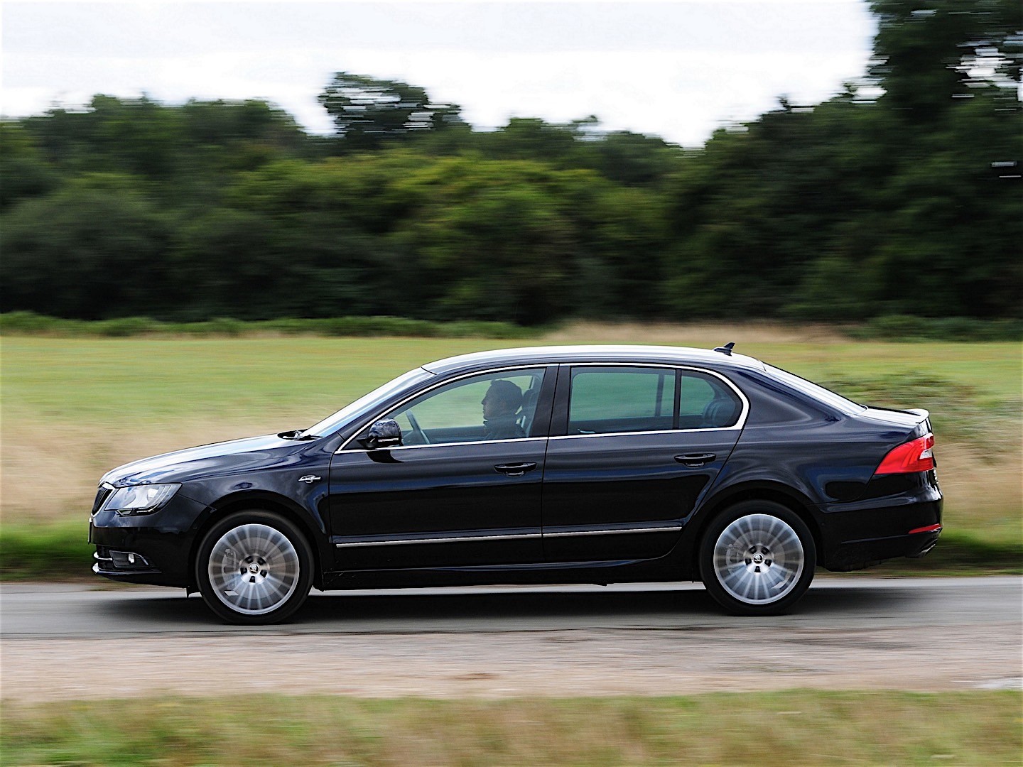 Skoda Superb photo 28