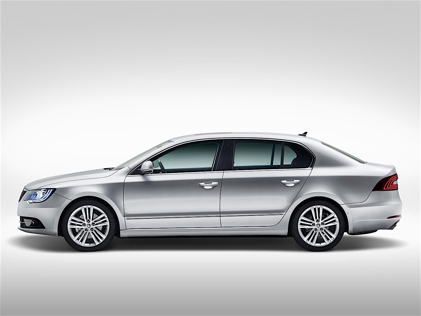 Skoda Superb photo 31