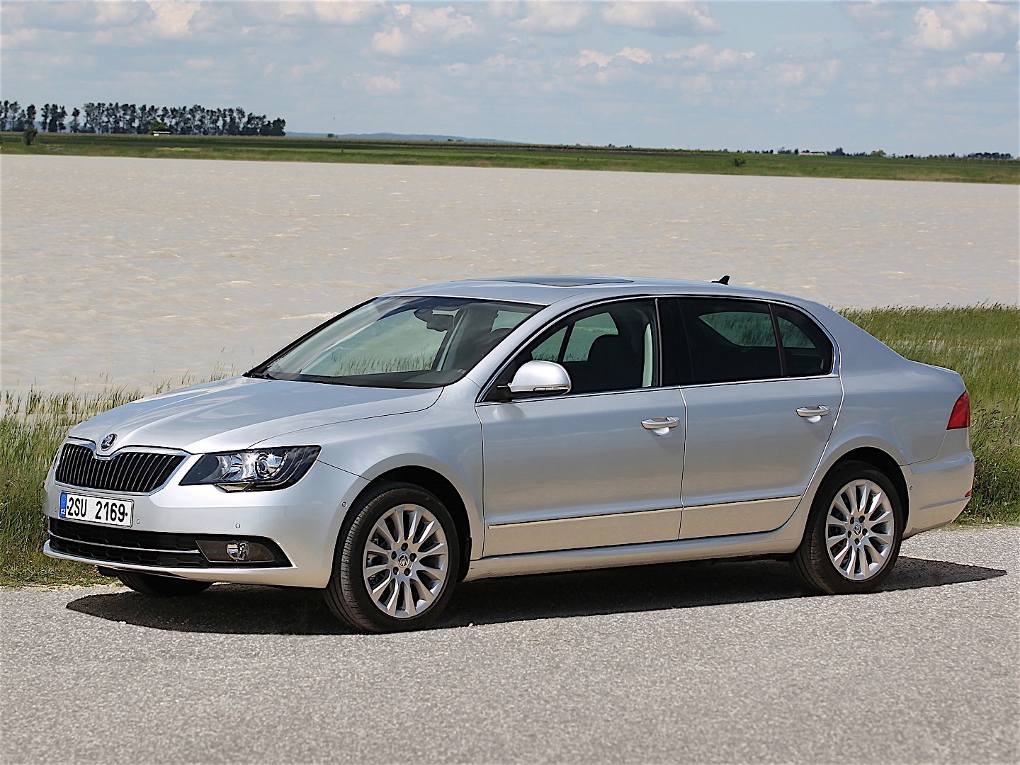 Skoda Superb photo 36