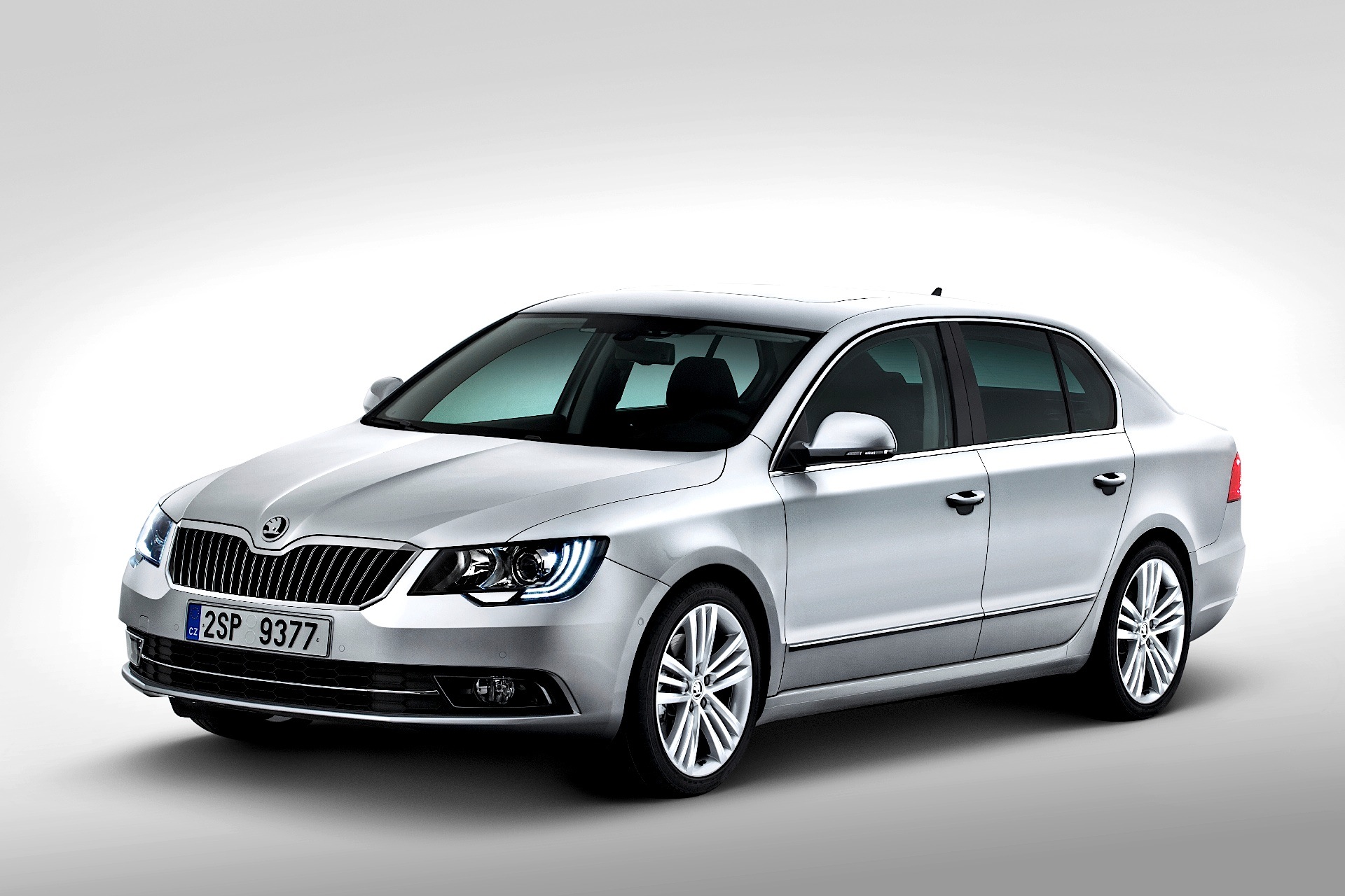 Skoda Superb photo 3
