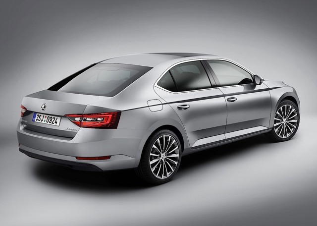 Skoda Superb photo 17